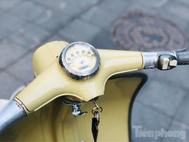 Xe máy cổ độc đáo tại Hà Nội hình 8