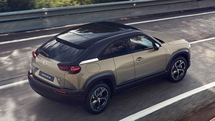 Mazda MX-30 - Xe SUV nhỏ tận dụng động cơ xoay, đi được hơn 600km trước khi phải sạc - Ảnh 10.