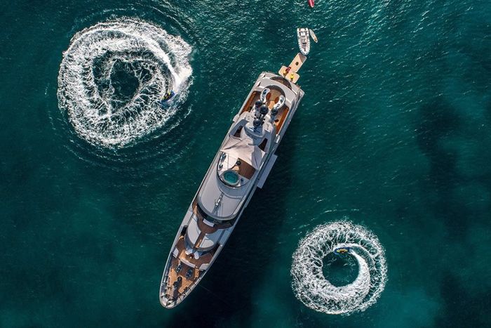 Các du thuyền xa hoa nhất tại triển lãm Monaco Yacht Show, nơi tập trung tài sản của các tỷ phú trên thế giới - Hình 1.