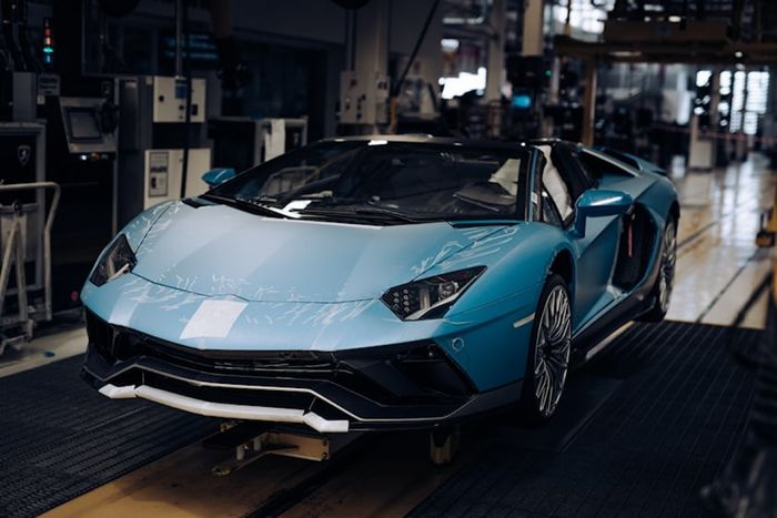 Siêu xe Lamborghini Aventador chính thức dừng sản xuất - Ảnh 2.
