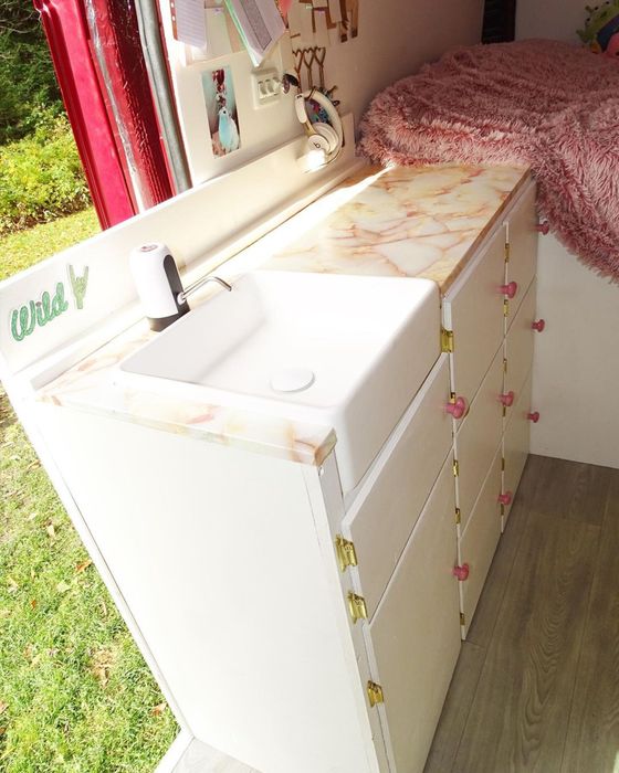 Nàng gái trẻ tự tay biến chiếc xe di động thành tổ ấm đầy dịu dàng: Chi tiêu hơn 1 tỉ đồng trong 2 năm - Hình 8.