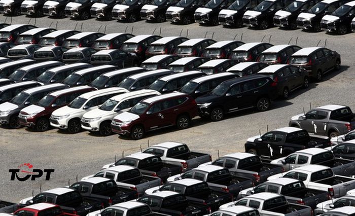 Số lượng ô tô nhập khẩu vào Việt Nam trong năm 2022 đã vượt qua con số 100.000 chiếc - Ảnh 1.