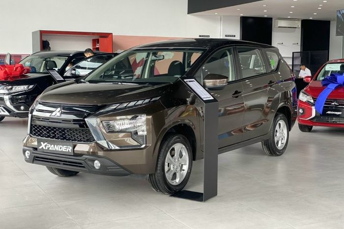Toyota và Mitsubishi đều gặp khó khăn với doanh số bán hàng trong tháng 10 tại Việt Nam mặc dù có xe lọt vào danh sách 'top' bán chạy - Ảnh 2.