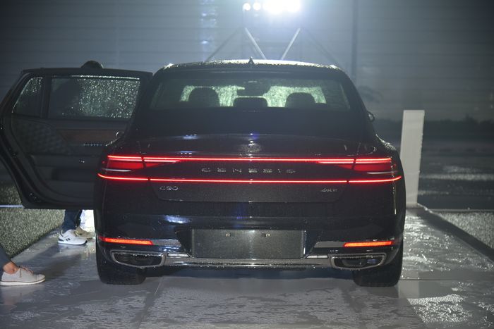 Genesis mang đến Việt Nam bộ 3 xe sang trọng độc đáo: Bao gồm xe điện và limousine để cạnh tranh với Maybach - Hình 18.