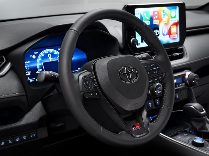Toyota RAV4, mẫu SUV cỡ trung bán chạy nhất thế giới, ra mắt phiên bản giả hiệu suất cao - Ảnh 2.