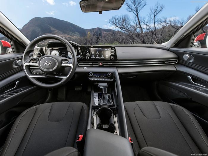 Hyundai Elantra 2023 đổ về đại lý: Sắp ra mắt, đối thủ đáng gờm của Civic và Mazda3 - Ảnh 3.