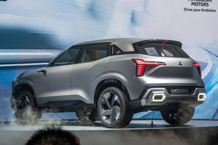 Ảnh 360 độ Mitsubishi XFC Concept: Khám phá từ gầm xe đến cửa sổ trời giọt nước - Ảnh 7.