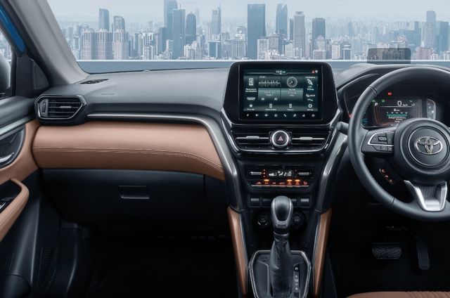 Toyota tiết lộ giá bán của đối thủ mới mạnh mẽ đối với Hyundai Creta: Bất ngờ với mức giá rẻ - Ảnh 3.