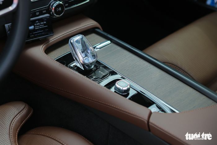 Chủ nhân chiếc Volvo S90 chia sẻ: Xe này có nhiều tính năng an toàn và thiết kế không bao giờ lỗi mốt - Ảnh 13.
