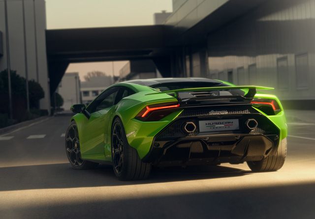 Bắt gặp chiếc Lamborghini Huracan Tecnica đầu tiên tại Việt Nam: Hàng nhập khẩu chính hãng, sẽ ra mắt trong tuần tới - Ảnh 3.