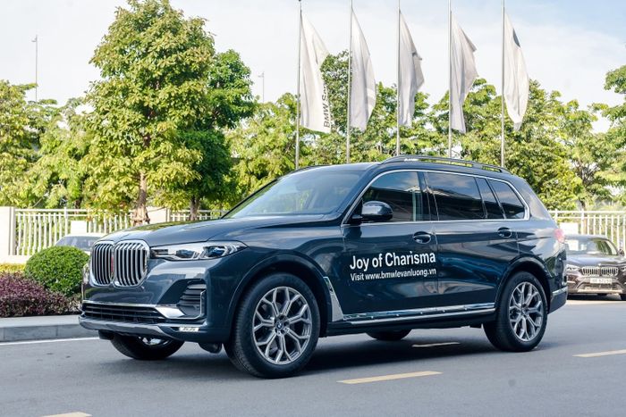 BMW X7 gây bất ngờ trong hạng mục hàng ghế sau xe sang 2022 - Ảnh 2.