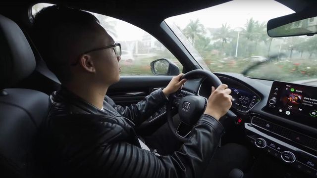 Đức với mái tóc dài: Cảm xúc khi cầm lái xe phổ thông - Hình 2.