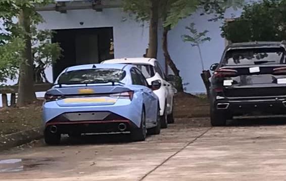 Hyundai Elantra N bất ngờ ra mắt tại Việt Nam: Mạnh mẽ gần 300 mã lực, so sánh với Honda Civic Type R và Subaru WRX - Ảnh 1.