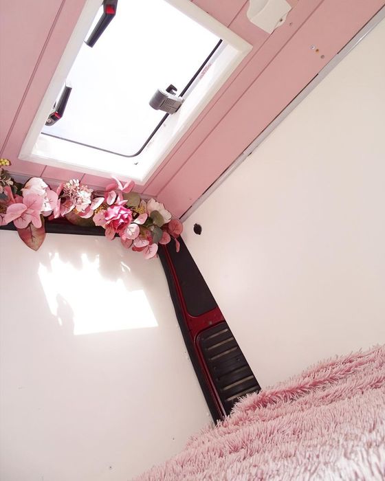 Nàng gái trẻ tự tay biến chiếc xe di động thành tổ ấm đầy dịu dàng: Chi tiêu hơn 1 tỉ đồng trong 2 năm - Hình 10.