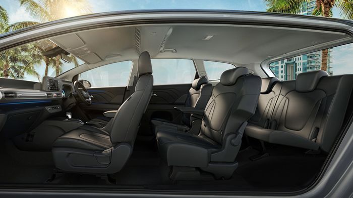 Hyundai Stargazer xuất hiện lần đầu tại Việt Nam - MPV 'hot' đọ Xpander sẽ ra mắt vào tháng 10 này - Ảnh 4.