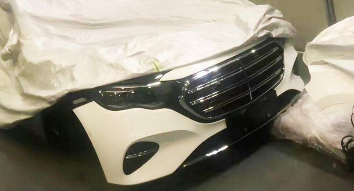Ảnh mới của Mercedes-Benz E-Class 2023 tiết lộ: Ngày càng giống với S-Class, sẽ ra mắt vào đầu năm sau - Hình 2.