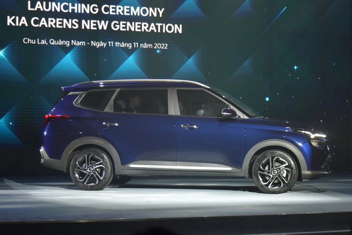 Kia Carens 2023 chính thức ra mắt tại Việt Nam: Giá từ 619 triệu, có 7 phiên bản, thách thức vị thế của Xpander - Ảnh 3.