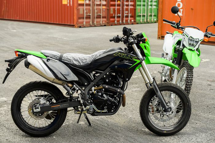 Kawasaki KLX230 chính thức ra mắt tại Việt Nam, có giá 151 triệu đồng - Ảnh 2.