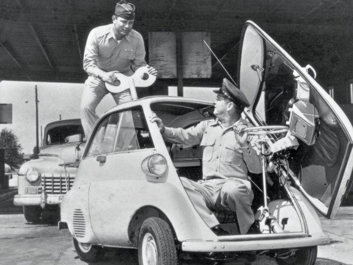 Isetta: Chiếc xe bong bóng mang tính biểu tượng của những năm 1950, được xem là chiếc xe siêu nhỏ đầu tiên trên thế giới - Ảnh 5.