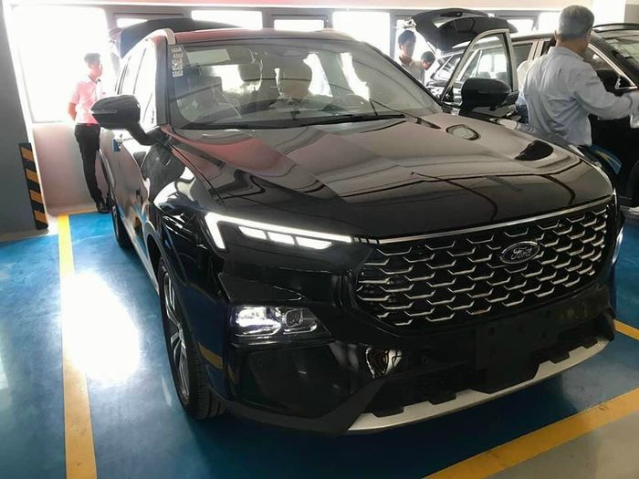 Ford Territory sắp chính thức ra mắt tại Việt Nam: Giá dự kiến từ 830 triệu, trang bị đa dạng, tạo áp lực mới cho Mazda CX-5 và Hyundai Tucson - Ảnh 1.