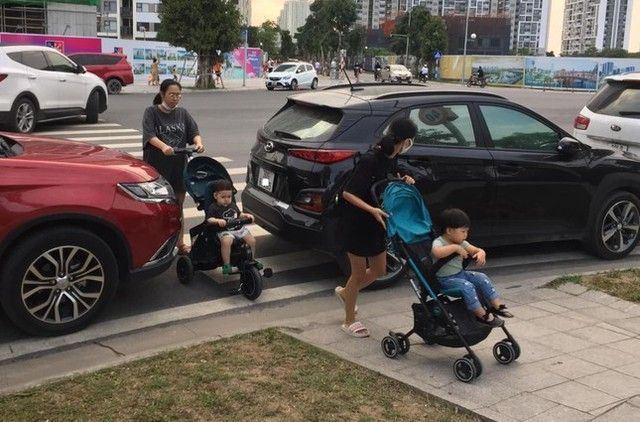 Những trường hợp đỗ xe khó xử của lái xe Việt Nam - Ảnh 5.