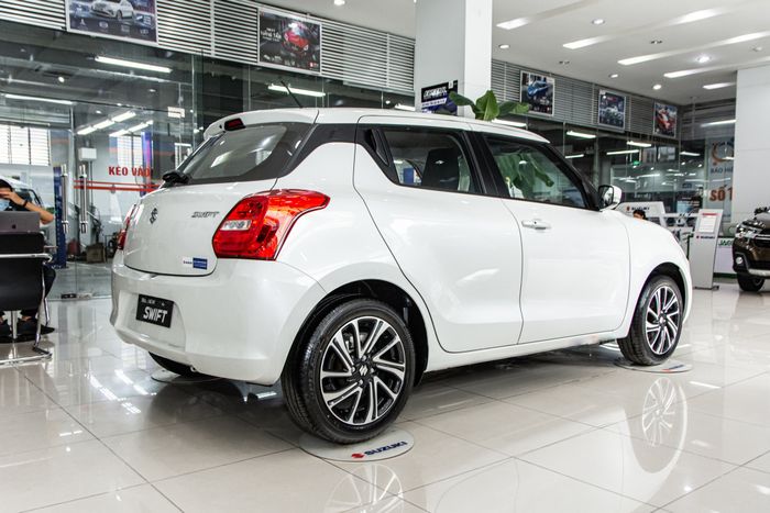 Mặc dù bán chậm, Suzuki Swift vẫn được phụ nữ ưa chuộng tại Việt Nam - Xem ảnh 2.