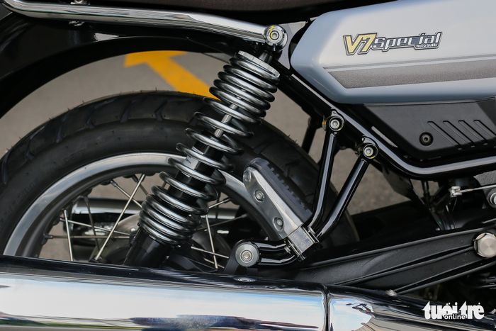 Chi tiết Moto Guzzi V7 Special 850 giá hơn 400 triệu đồng tại Việt Nam - Hình 12.