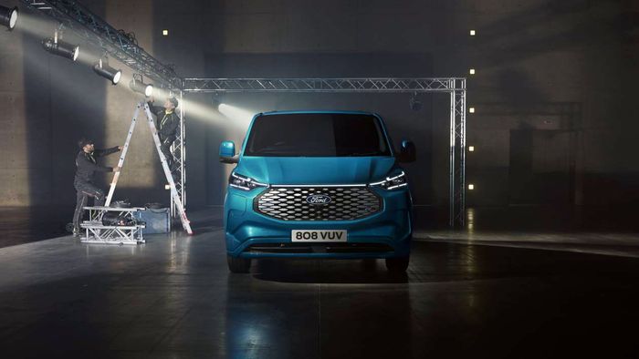 Xe Xanh: Ford e-Transit mở rộng phạm vi hoạt động lên 380 km trước khi cần sạc - Ảnh 1.