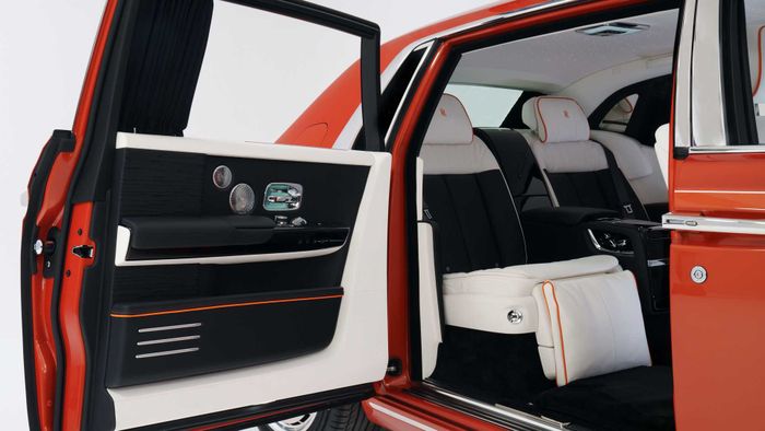 Rolls-Royce giới thiệu 6 mẫu xe độc đáo cho các đại gia ở Trung Đông: Mỗi chiếc xe đều có một kiểu nguyên tố riêng.