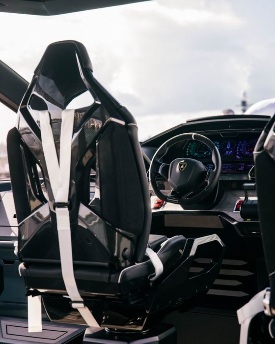 Cận cảnh chi tiết siêu du thuyền Tecomar Lamborghini 63 với công suất 4.000 mã lực - Ảnh 6.