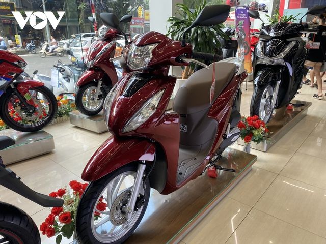 Gần đến thời điểm sinh viên nhập học, giá của Honda Vision đang tăng vọt - Ảnh 1.