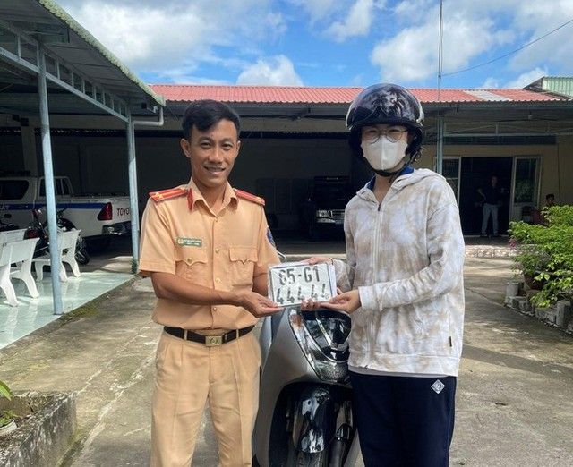 Một phụ nữ ở Cần Thơ được sở hữu biển số xe ngũ quý 4 - Ảnh 1.