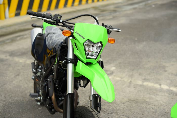 Kawasaki KLX230 chính thức ra mắt tại Việt Nam, có giá 151 triệu đồng - Ảnh 9.