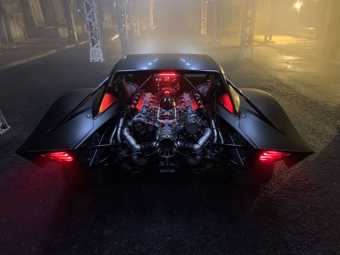Tiết lộ quá trình công phu chế tạo Batmobile mới cho Siêu Anh Hùng Người Dơi: Thử nghiệm khắc nghiệt giống như một chiếc xe thực tế, động cơ được lắp ráp từ 300 linh kiện khác nhau - Ảnh 5.