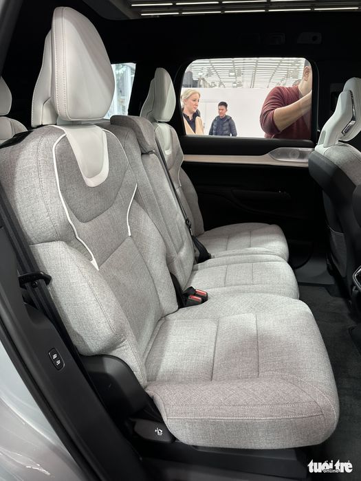 Khám phá Volvo EX90 ngoại thất trước khi đặt chân tới Việt Nam: Đỉnh cao của sự đơn giản - Ảnh 15.