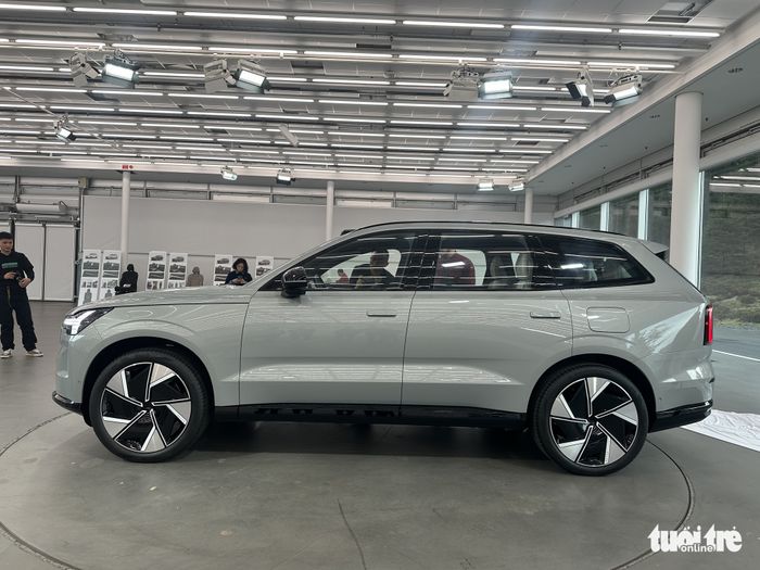 Khám phá chiếc xe Volvo EX90 trước khi ra mắt tại Việt Nam: Sự đẳng cấp tối giản - Ảnh 24.
