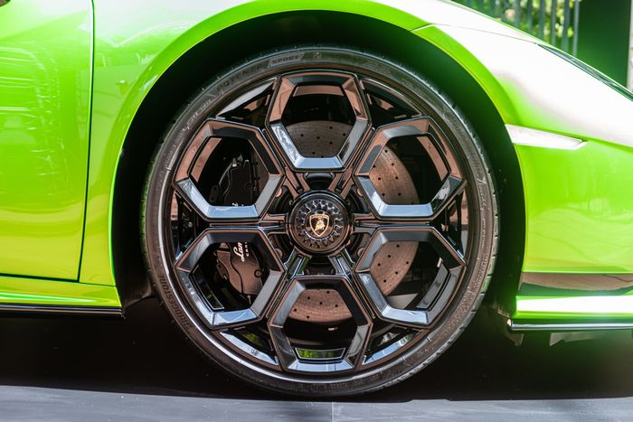 Chi tiết về Lamborghini Huracan Tecnica, giá khởi điểm từ 19 tỷ đồng tại thị trường Việt Nam - Hình ảnh 3.