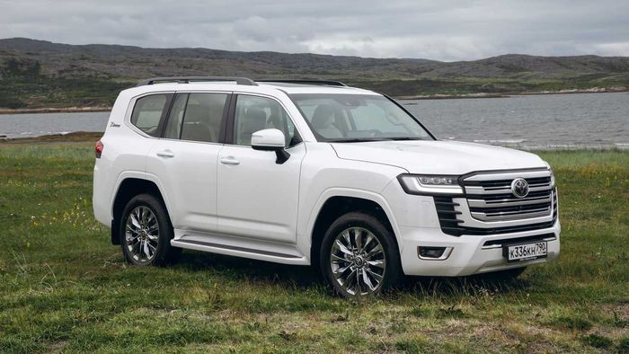 ‘Xe chủ tịch’ Toyota Land Cruiser vẫn kém một đối thủ trong danh sách xe bền nhất thế giới - Hình 1.