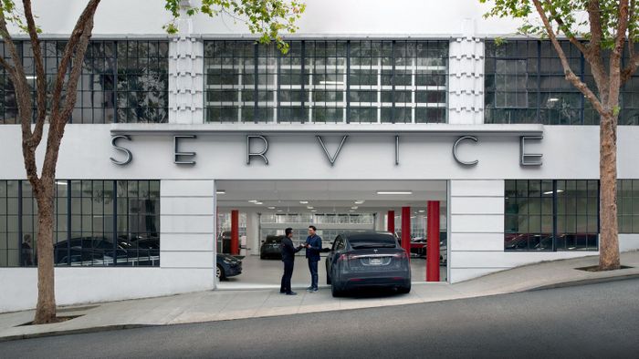 Xe điện Tesla: Khi lái đi êm ái, khi sửa chữa lại phức tạp - Ảnh 2.