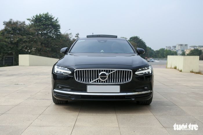 Chủ nhân chiếc Volvo S90 chia sẻ: Xe này có nhiều tính năng an toàn và thiết kế không bao giờ lỗi mốt - Ảnh 8.