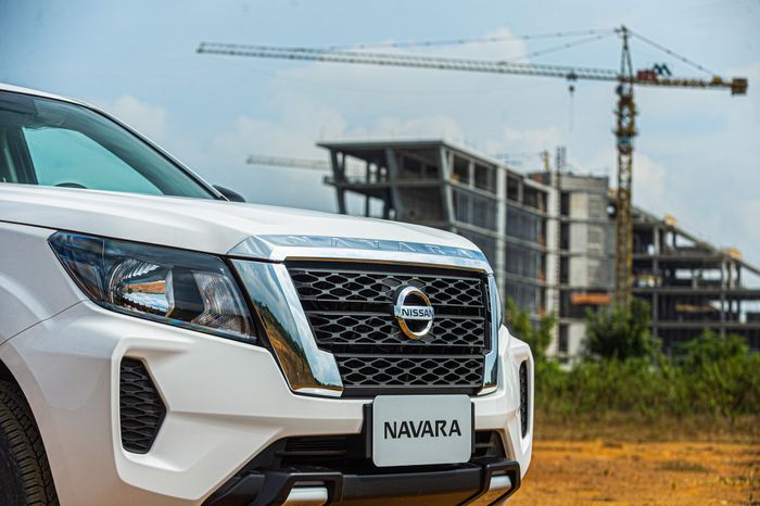 Nissan Navara giới thiệu phiên bản giá cả phải chăng - Ảnh 2.