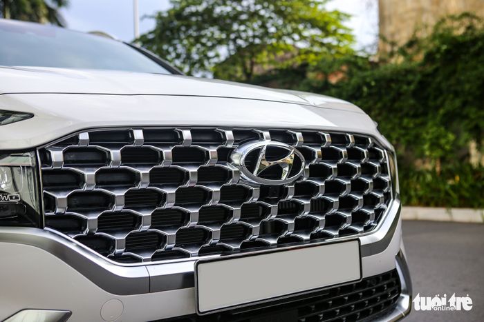 Chủ nhân xe Hyundai Santa Fe: Thử lái nhiều lần, thích quá nên quyết định mua - Hình 10.
