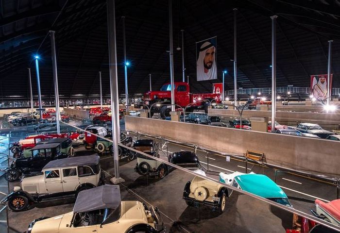 Tỷ phú từ gia đình quyền thế đam mê việc sưu tập ôtô: Từng yêu cầu Mercedes chế tạo riêng đội xe S-Class, sở hữu hơn 200 chiếc nhưng không sở hữu một siêu xe - Ảnh 3.