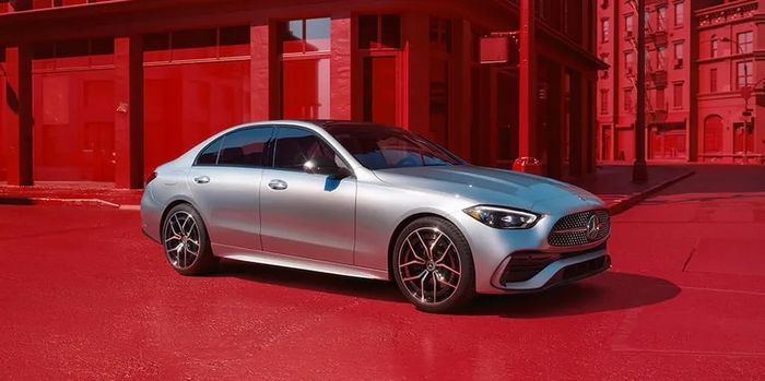 Mercedes-Benz sẽ điều chỉnh giá cho GLB và C-Class tại Việt Nam? - Ảnh 3.