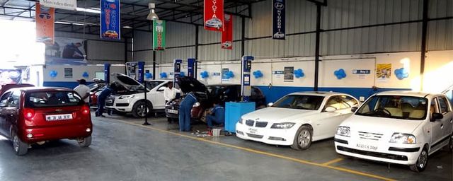 Hình ảnh về gara ô tô truyền thống trong thời kỳ xe điện