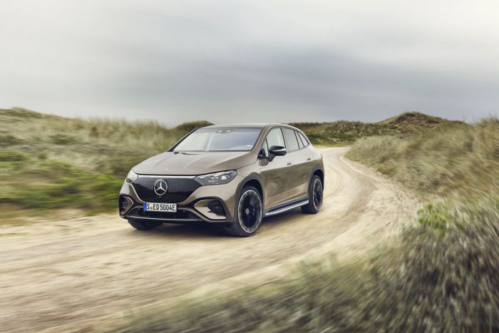 Mercedes EQE SUV ra mắt: GLE điện chạy được 590km mỗi lần sạc, với công nghệ tiên tiến - Ảnh 1.