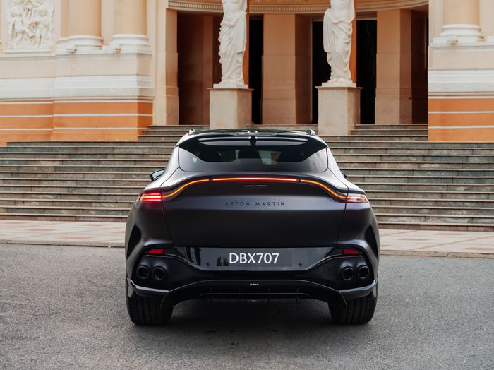 Chiếc Aston Martin DBX707 với giá trị hơn 21,8 tỷ đồng của ông Đặng Lê Nguyên Vũ đã đặt chân đến Việt Nam - Ảnh 7.