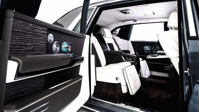Rolls-Royce giới thiệu 6 mẫu xe độc đáo cho các đại gia ở Trung Đông: Mỗi chiếc xe đều mang một phong cách độc đáo.
