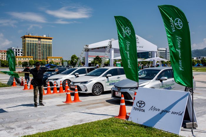 Khám phá hành trình đầy bất ngờ của dòng xe hybrid của Toyota từ Hà Nội đến Mai Châu - Ảnh 4.