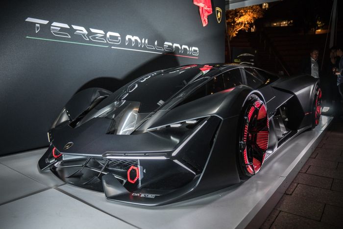 CEO của Lamborghini chia sẻ về những điểm nổi bật của siêu xe điện sắp ra mắt - Ảnh 1.